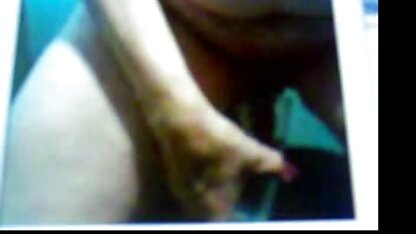 Một trưởng thành rám nắng đàn ông fucks một dễ thương blondie trên một du sec cho dit nguoi thuyền với một lớn tinh ranh