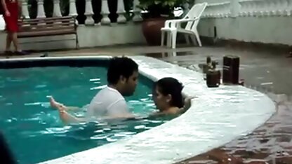 Thấy dương vật thò ra lỗ trong nhà vệ sinh, nam thanh niên đã ngậm vào phim sec dong vat voi nguoi miệng