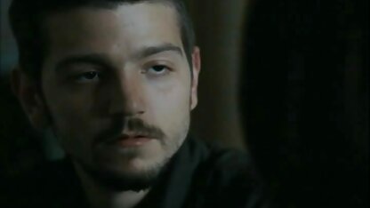 Một béo ngon miệng brunette với một lớn đít yêu đến quái phjm sec thu và hút dicks