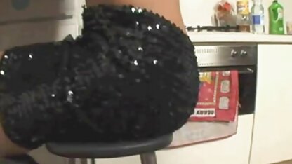 Bị kẹt giữa hai cô gái tóc vàng tuyệt đẹp, anh secthu cho choi nguoi chàng đã ước một điều và điều đó ngay lập tức trở thành sự thật, những con chó cái vồ lấy anh ta, ném anh ta lên giường và bắt đầu đụ anh ta bằng miệng, lừa và bánh.