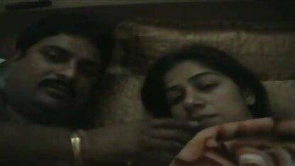 Tóc vàng Christie Stevens trên các vật đúc sec thu nguoi va cho fucks trong hậu môn với hai nam giới