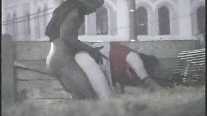 Redhead Shandi sec nguoi va cho đút dương vật giả vào mông của bạn trai