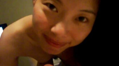 Busty brunette hút một mỡ vòi nước trong các steam room và nuốt tinh phim sec ngua choi nguoi trùng