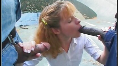 Cô gái tóc vàng hôn người yêu của mình trong một thời gian dài và bú cặc sec thu cho du nguoi