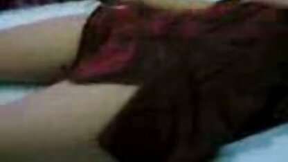 Da đen, béo bitch ngồi trên nhà vệ sinh và hút tinh ranh video sec thu