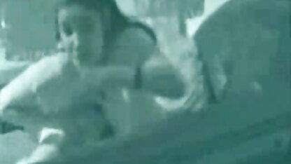 Candy và Sibylla là những người đồng tính nữ đam phjm sec thu mê, gà con vuốt ve trên máy ảnh