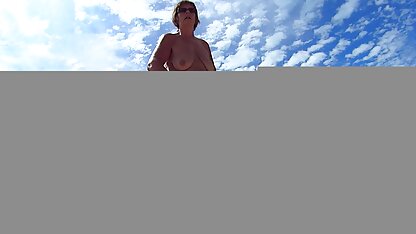 Ngôi phim sec nguoi va lon sao khiêu dâm ký chữ ký trong một cửa hàng tình dục, và sau đó hút một con cặc mập mạp của người hâm mộ anh ấy