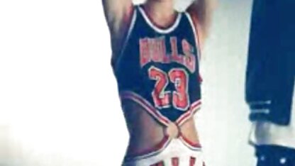 Sừng chó cái hút vòi nước xem phim sec cho dit nguoi tại một buổi tiệc