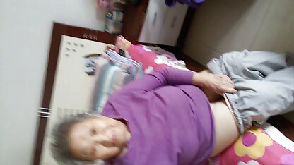 Busty đen đĩ và hai trắng đàn sec nguoi va ngua ông với lớn cocks