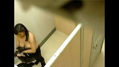 Một trẻ mập mạp brunette hút một chất béo vòi nước của cô ấy xnxx sec thu khuy áo, và anh ấy ngón tay cô ấy âm hộ