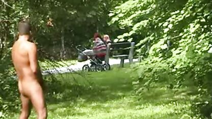 Nhìn thấy một cô giáo sec thu nguoi mới vào đại học, quần lót của hai cô gái lập tức ướt hết cả da. Một trong số họ kiên trì hơn và quyến rũ người đàn ông, nhưng người thứ hai cũng không thua.