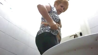 Anh chàng đang đi dạo trong rừng thì gặp hai người đàn ông trẻ tuổi đồng tính nam đang hôn nhau say đắm trên bãi cỏ, sau đó họ bắt đầu liếm sec heo du nguoi lỗ đít và lỗ hậu môn của nhau, điều này làm anh ta kích thích đến mức anh ta bắt đầu giật bắn người của chúng tôi