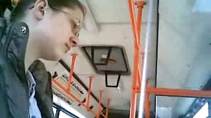 Old dude cong em bé vào một tư thế sec heo dit nguoi và pound cô ấy hậu môn