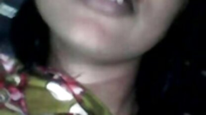 Một trẻ brunette phim sec cho dit nguoi khéo léo hút tinh ranh và uống tinh trùng