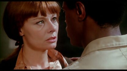 Cô gái buồn chán và không có hứng thú với chuyện chăn gối. Cô nói với chồng về mọi thứ và anh ấy hứa sẽ nghĩ ra một phim sec thu cho dit nguoi điều gì đó. Và bây giờ buổi sáng dường như bắt đầu bình thường, nhưng người chồng, người lặng lẽ đi đến từ phía sau, đầy ngạc nhiên