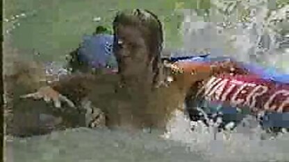 Người đàn ông mệt mỏi muốn thư giãn một chút, vì vậy anh ta tìm thấy một cô gái đang thủ dâm trên mạng, để lộ trực tiếp âm hộ đang lộ ra của cô ta trên màn sec nguoi dit ngua hình