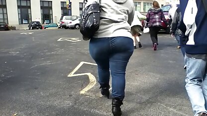 Sexy busty brunette hút tinh ranh và được fucked trong các vòi phim sec thu dit nguoi hoa sen