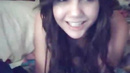 Busty cô gái fucks trong hậu môn mà không lấy phim sec ngua tắt cô ấy thong