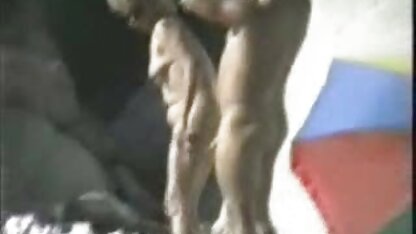 Một người Mỹ và vợ của anh ta đụ một người phụ nữ Pháp ngon ngọt trên giường, con điếm thích tất cả đến mức cô ấy hét lên vì sung sướng theo đúng nghĩa sec thu cho du nguoi đen