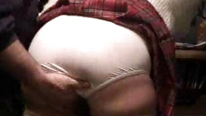 Sau khi thổi kèn nóng bỏng, ông phim sec ngua du nguoi bố chồng bắt đầu xé nát mông và âm hộ của con dâu