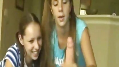 Em gái quyến rũ anh trai và phim sec thu net đánh bóng dương vật của anh ấy với đôi môi của mình