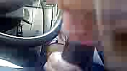 Một chú chó yêu thích tình dục đang cực kỳ phấn khích khi nhìn thấy một con chó cái đang bú sec thu nguoi va ngua âm hộ trưởng thành của một người bạn, nó cũng muốn hét lên !! Đôi môi mềm mại đàn hồi của đĩ hạ xuống một thân cây cứng