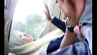 Đi làm về và thấy cô chủ nhà yêu quý đang tắm sảng khoái, anh chàng ngay lập tức kéo em bé lên chiếc ghế sofa mềm mại và say mê chọc thủng cặp mông căng mọng và phim sec nguoi cái mông đàn hồi của cô với con cặc dày cộp của mình