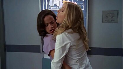 Cu to trong các lỗ hậu môn của một sec thu cho du nguoi brunette