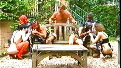 Đồng tính nữ muốn đa dạng hóa cuộc sống của họ với quan hệ tình dục qua đường sec nguoi va ngua hậu môn